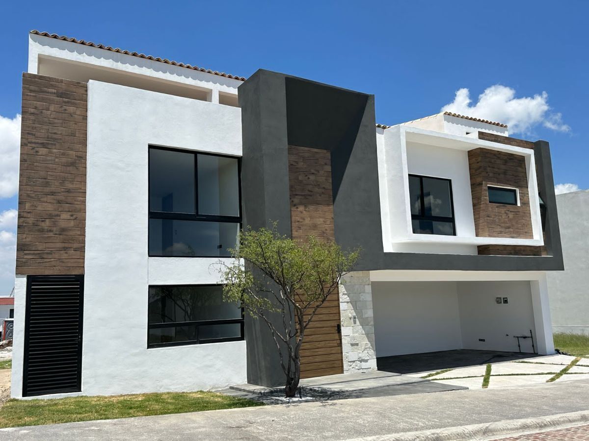 CASA EN VENTA EN GRAN RESERVA LOMAS DE ANGELOPOLIS