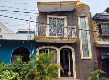 Venta casa en Constituyentes de Querétaro