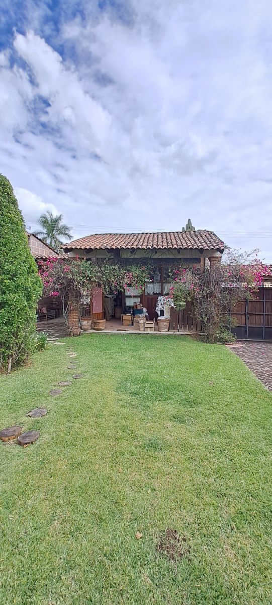 Casa en pueblo mágico una sola planta amplio terreno y vistas panorámicas