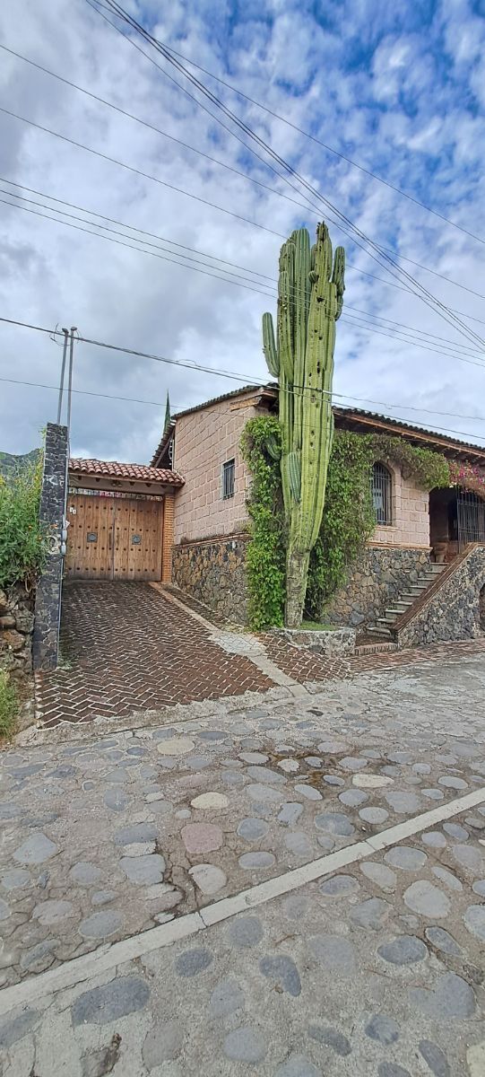 Casa en pueblo mágico una sola planta amplio terreno y vistas panorámicas