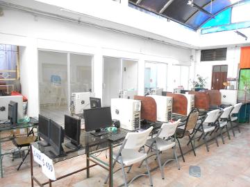 LOCAL COMERCIAL UBICADO EN EL CENTRO DE LA CIUDAD