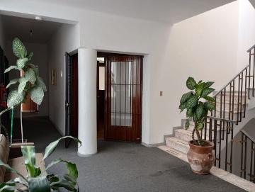 SE RENTA CASA CON USO DE SUELO PARA OFICINAS EN RO