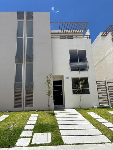 CASA EN LOMAS DE LA PLATA II MODELO RECINTO