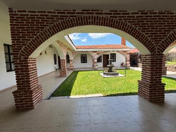 ESPACIOSA CASA EN VENTA EN ZAPOTLAN HGO A POCOS