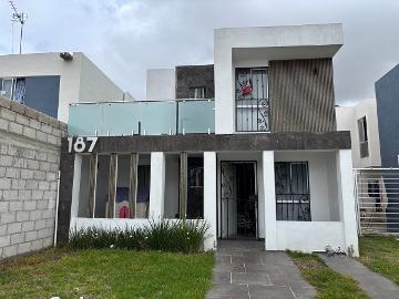 CASA EN VENTA REMODELADA EN RINCONADA LA JOYA