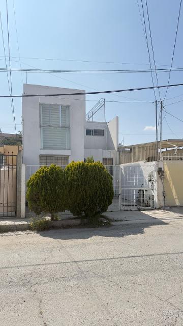 DR. ALT # 31, cómoda casa en excelente ubicación