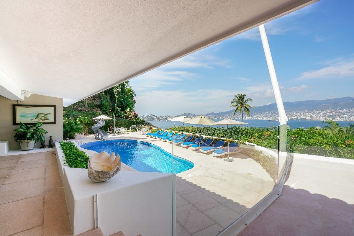 CASA EN VENTA EN LAS BRISAS ACAPULCO