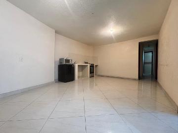 Edificio Multifuncional con Bodega y Oficinas