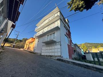Edificio Multifuncional, amplios espacios.