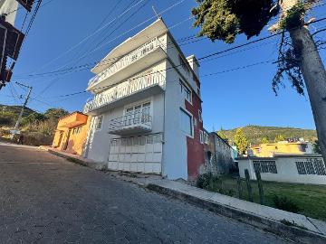 Edificio Multifuncional, amplios espacios.