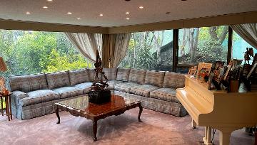 CASA EN VENTA EN EL PEDREGAL PARA REMODELAR