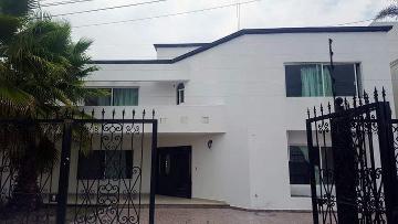 CASA EN RENTA EN SAN FRANCISCO JURIQUILLA