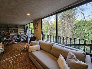 CASA EN CALLE CERRADA Y CON ACCESO AL BOSQUE