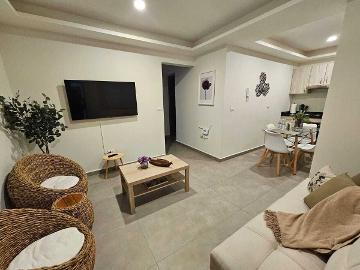 DEPARTAMENTO AMUEBLADO EN RENTA CON TERRAZA EN PB