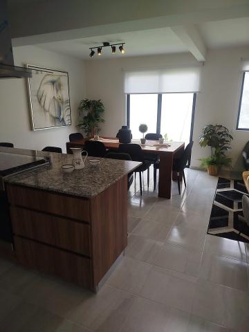 CASA EN VENTA A ESTRENAR CON JARDÍN CIUDAD MESETA
