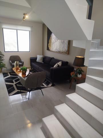 CASA EN VENTA A ESTRENAR CON JARDÍN CIUDAD MESETA