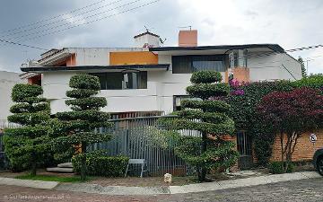 CASA EN VENTA EN COLINAS DEL BOSQUE