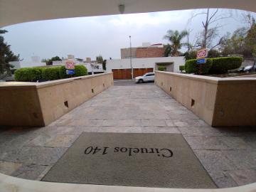 BOSQUES DE LAS LOMAS GRAN LOCAL COMERCIAL EN VENTA