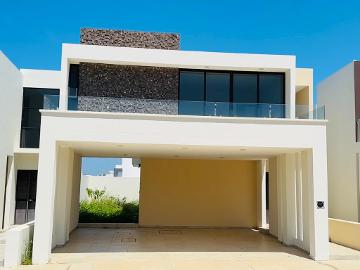 Casa en Venta en Altabrisa en Mazatlán, México