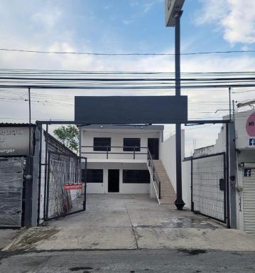 Local en renta, Eloy Cavazos con oficinas.