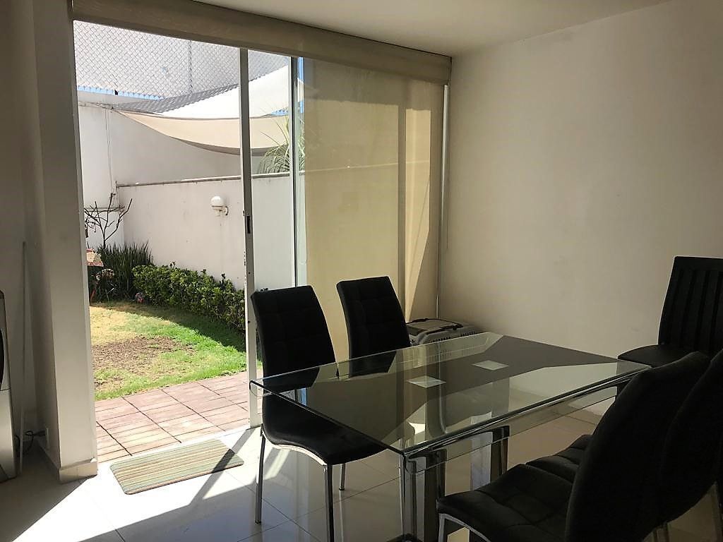 CASA CON JARDIN EN CONDOMINIO VENTA