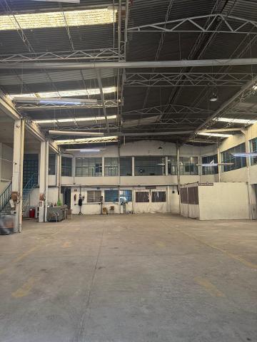 AMPLIA Y FUNCIONAL BODEGA IDEAL PARA TALLER PINTUR