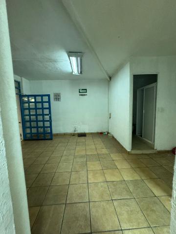 AMPLIA Y FUNCIONAL BODEGA IDEAL PARA TALLER PINTUR