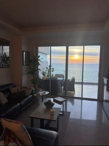 En Venta Maravillosa Propiedad Frente al Mar