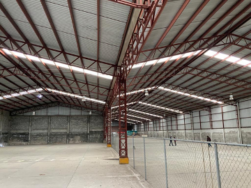 ¡BODEGA TIPO INDUSTRIAL DE 4000 M2 EN CHIAUTEMPAN!